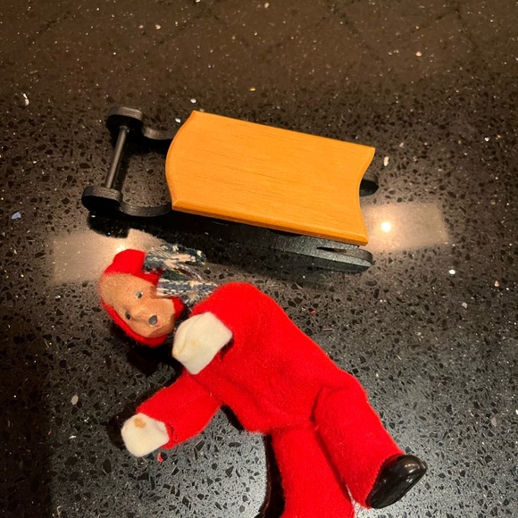 Vintage Buyers choice Caroler, boy on sled. - Picture 3 of 6